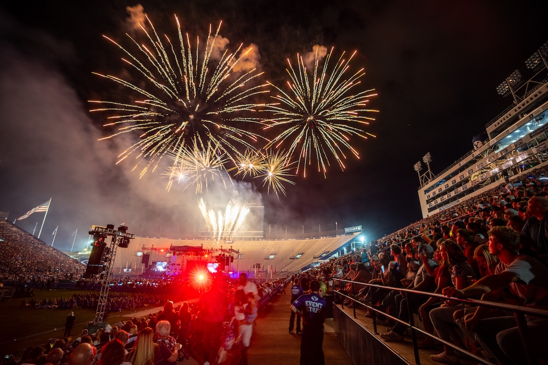 (Trent Nelson  |  The Salt Lake Tribune) Fireworks at Stadium of Fire in Provo on Saturday, July 2, 2022.
