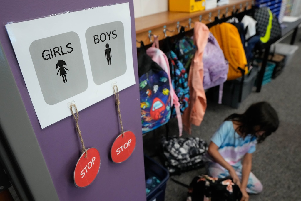 (Francisco Kjolseth | The Salt Lake Tribune) A student gathers her things during class at Aspen Elementary School in South Jordan on Friday, Sept. 15, 2023. Toilet training will be a requirement for children to enroll in kindergarten next school year.