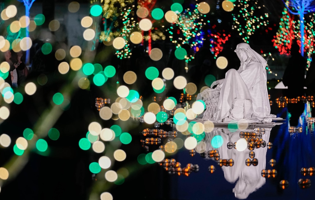 (Francisco Kjolseth | The Salt Lake Tribune) Holiday lights illuminate Temple Square in Salt Lake City on Friday, Nov. 28, 2025.
