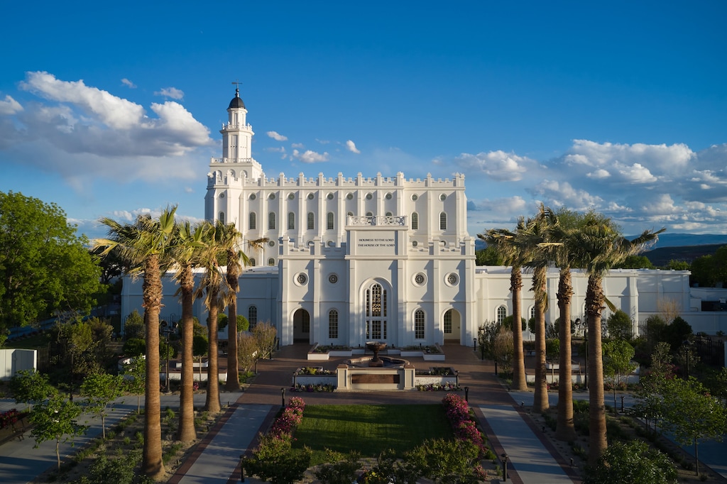 (The Church of Jesus Christ of Latter-day Saints)
The St. George Temple in May 2023.