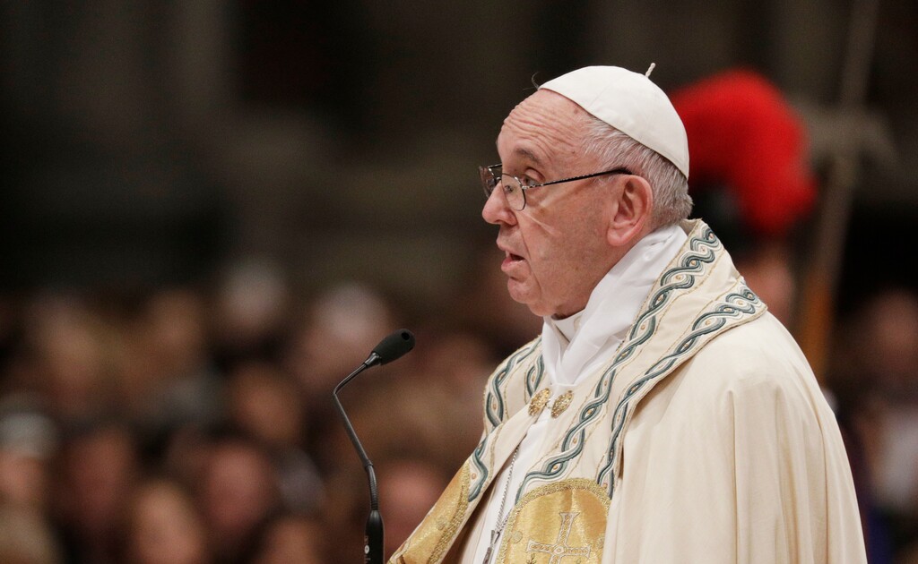 (AP Photo/Andrew Medichini) Pope Francis celebrates a New Year's Eve vespers Mass in St. Peter's Basilica at the Vatican, Sunday, Dec. 31, 2017.