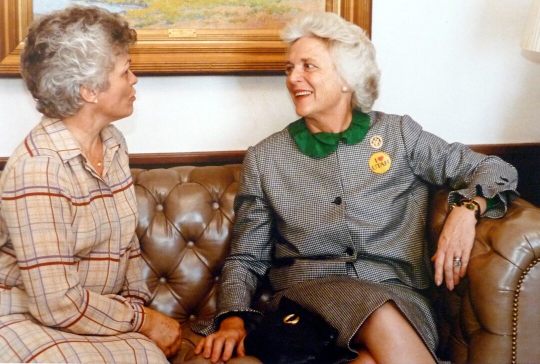 (photo courtesy Ron Fox) Norma Matheson speaks with Barbara Bush.