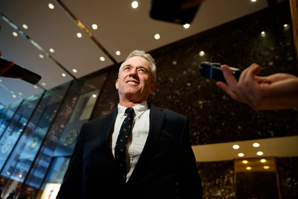 (Evan Vucci | The Associated Press) Robert F. Kennedy Jr. talks with reporters in the lobby of Trump Tower in New York, Tuesday, Jan. 10,2017, after meeting with President-elect Donald Trump.