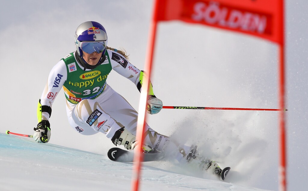 United States' Lindsey Vonn speeds down the course during the first run of an alpine ski, women's World Cup giant slalom in Soelden, Austria, Saturday, Oct. 28, 2017. (AP Photo/Alessandro Trovati)