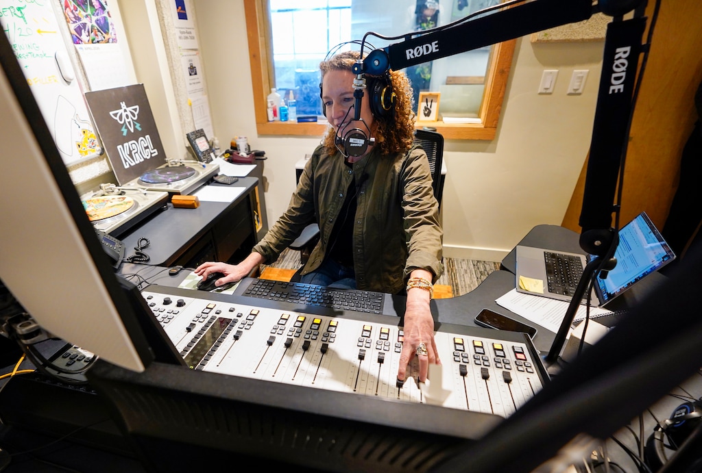 (Chris Samuels | The Salt Lake Tribune) Host Eugenie Hero Jaffe speaks in between songs at the KRCL studios in Salt Lake City on Thursday, April 9, 2026.