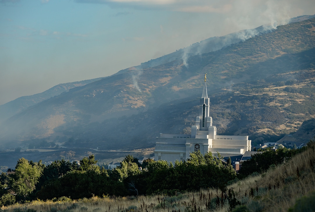 (Francisco Kjolseth  |  The Salt Lake Tribune)  Fire crews battle a fire in Davis County, Utah on the East Bountiful bench that grew to 150 acres early Friday morning, Aug. 30, 2019, and destroyed three homes. On Sept. 2, officials said the fire was 100% contained.