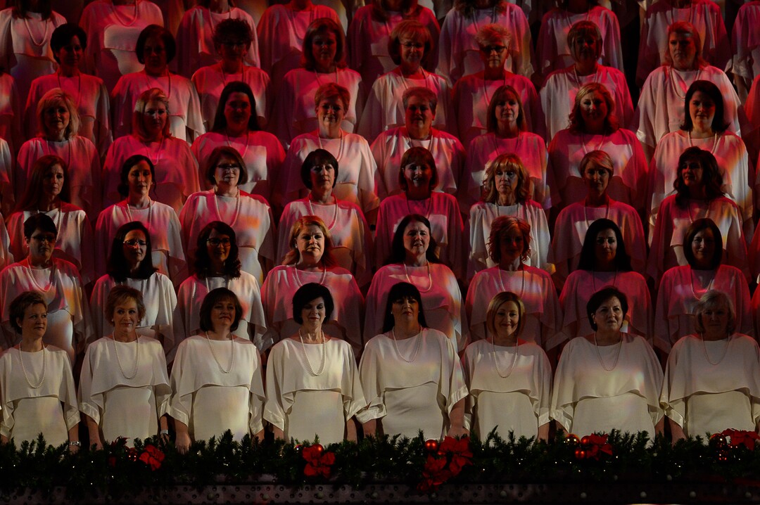 (Francisco Kjolseth  |  The Salt Lake Tribune)  The Mormon Tabernacle Choir Christmas extravaganza kicks off with Broadway star Sutton Foster and "Downton Abbey's" Hugh Bonneville at the Conference Center on Thursday, Dec. 14, 2017.