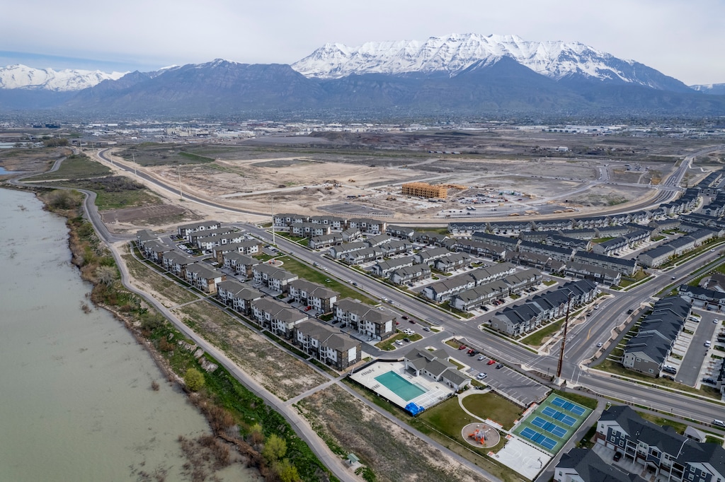 (Rick Egan | The Salt Lake Tribune)  Construction near the site of the old Geneva Steel mill, near Vineyard City, on Friday, April 19, 2024.