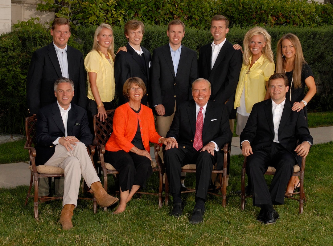 (photo courtesy Huntsman family) Jon and Karen Huntsman with their adult children in 2009.