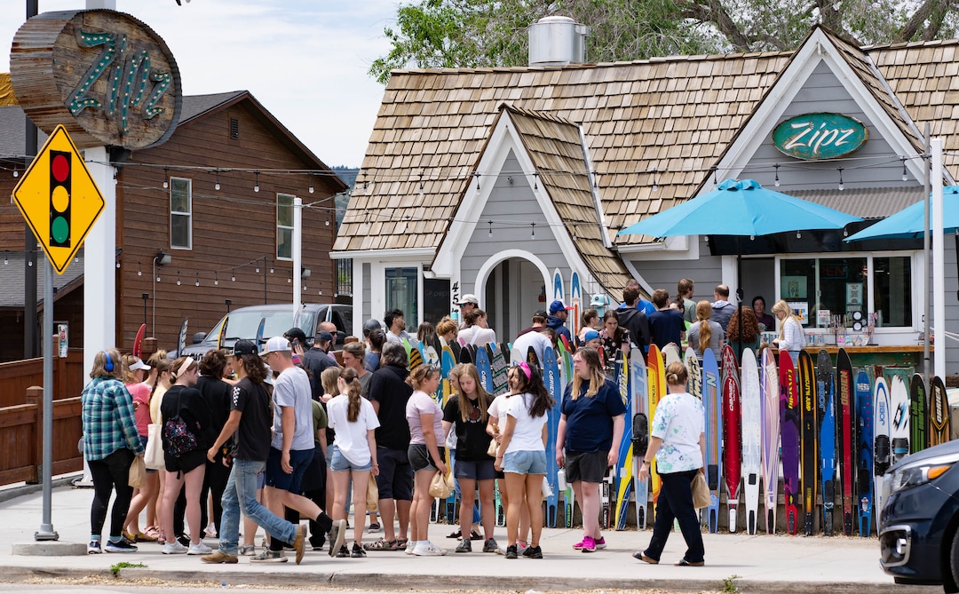 (Francisco Kjolseth | The Salt Lake Tribune) Zipz eatery in Garden City draws a large crowd as Bear Lake draws in the visitors on Thursday, June 30, 2022. A new study is out showing the economic contributions of Bear Lake, underscoring the need to keep the lake healthy.