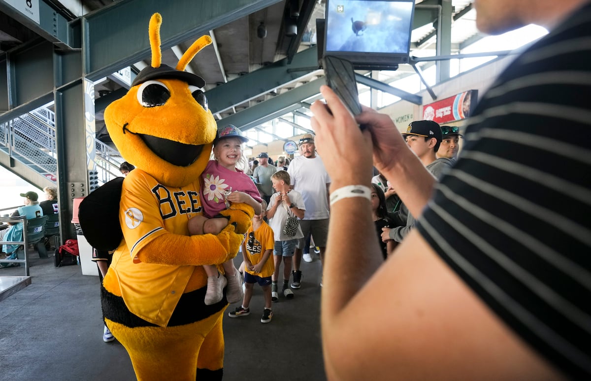 Salt Lake Bees play final game at Smith's Ballpark in SLC: Photos