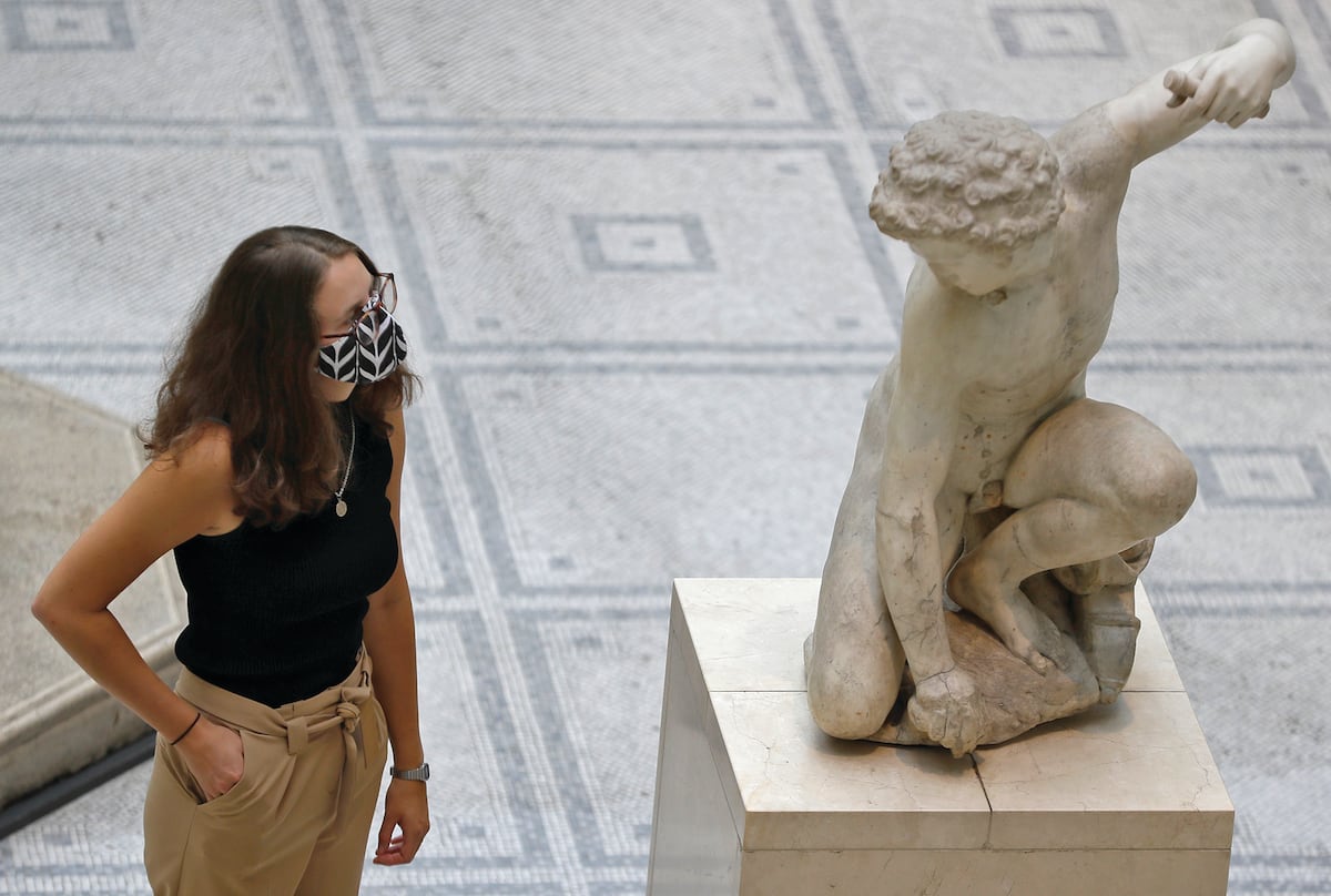 Opinion: Why we fall for narcissistic leaders, starting in grade school