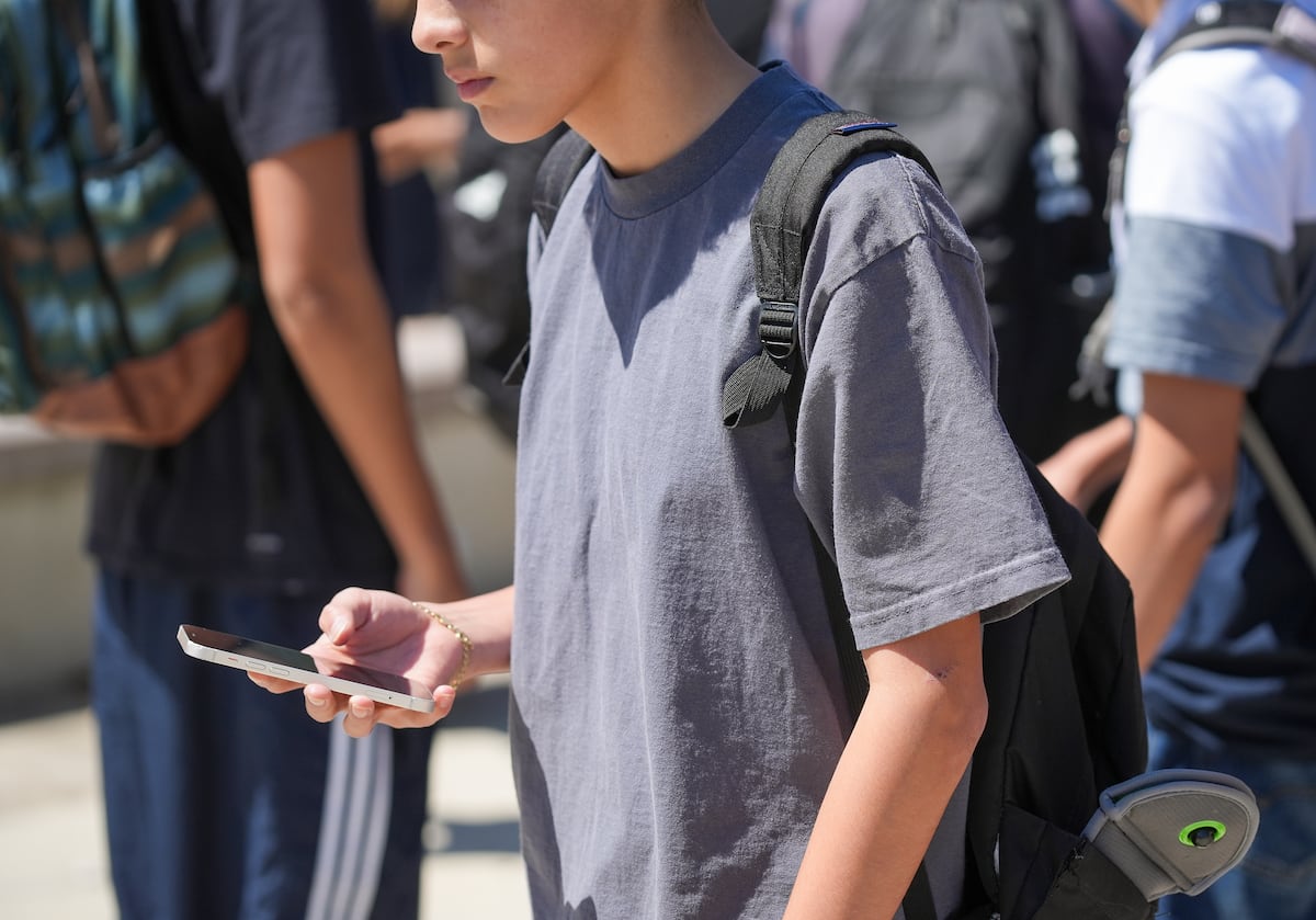 Utah student cellphone ban Lawmakers pass bill now headed to Cox for