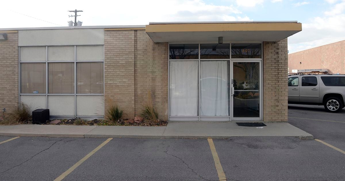 Utah mortuary accused of mixing remains can stay open, but with new