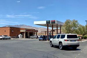 (Mark Eddington | The Salt Lake Tribune) Motorists waiting in line for cheaper than average fuel at the Shivwits Band of Paiutes' convenience store near St. George, Utah on July 19, 2022.